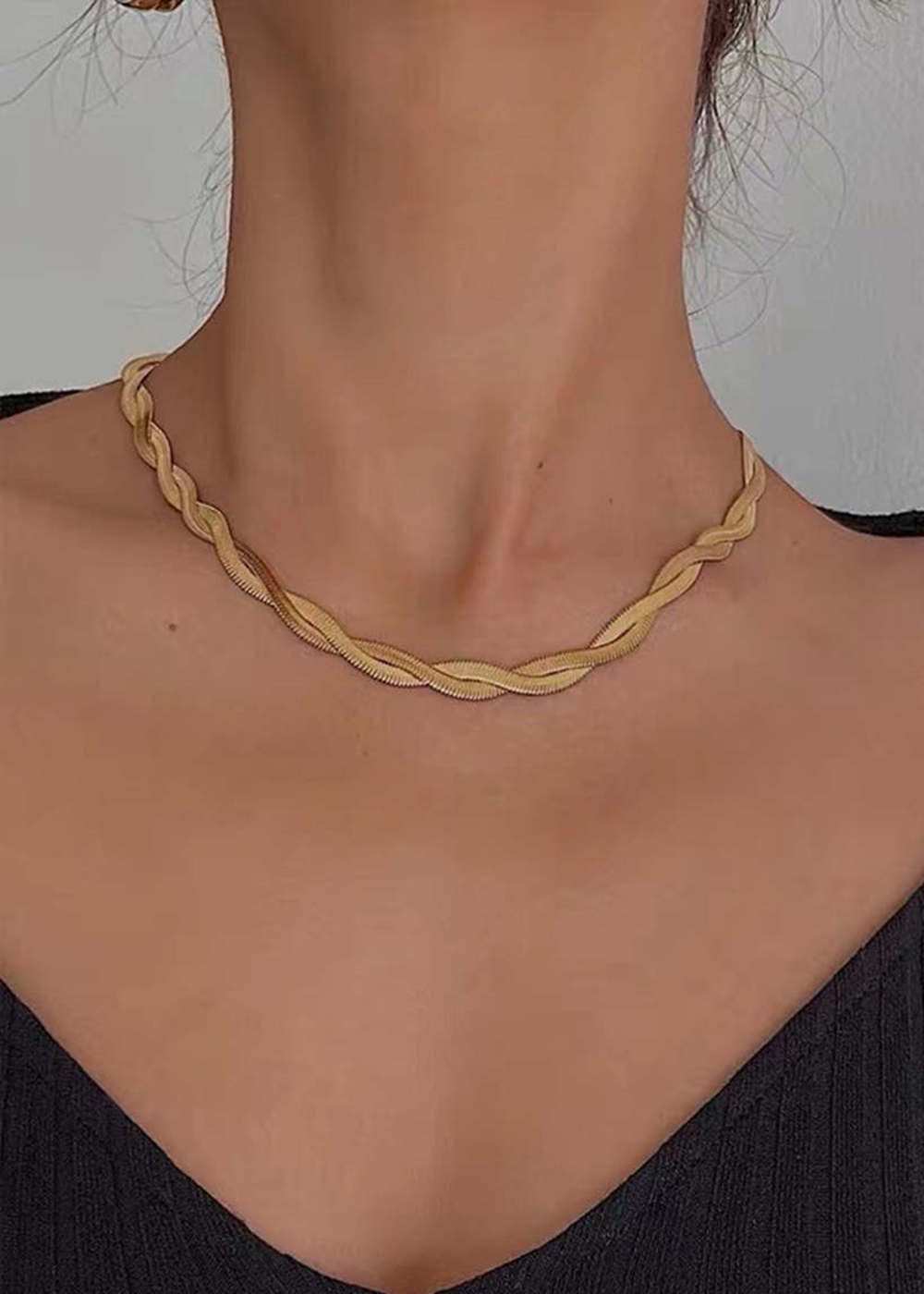 Simple Twist Necklace