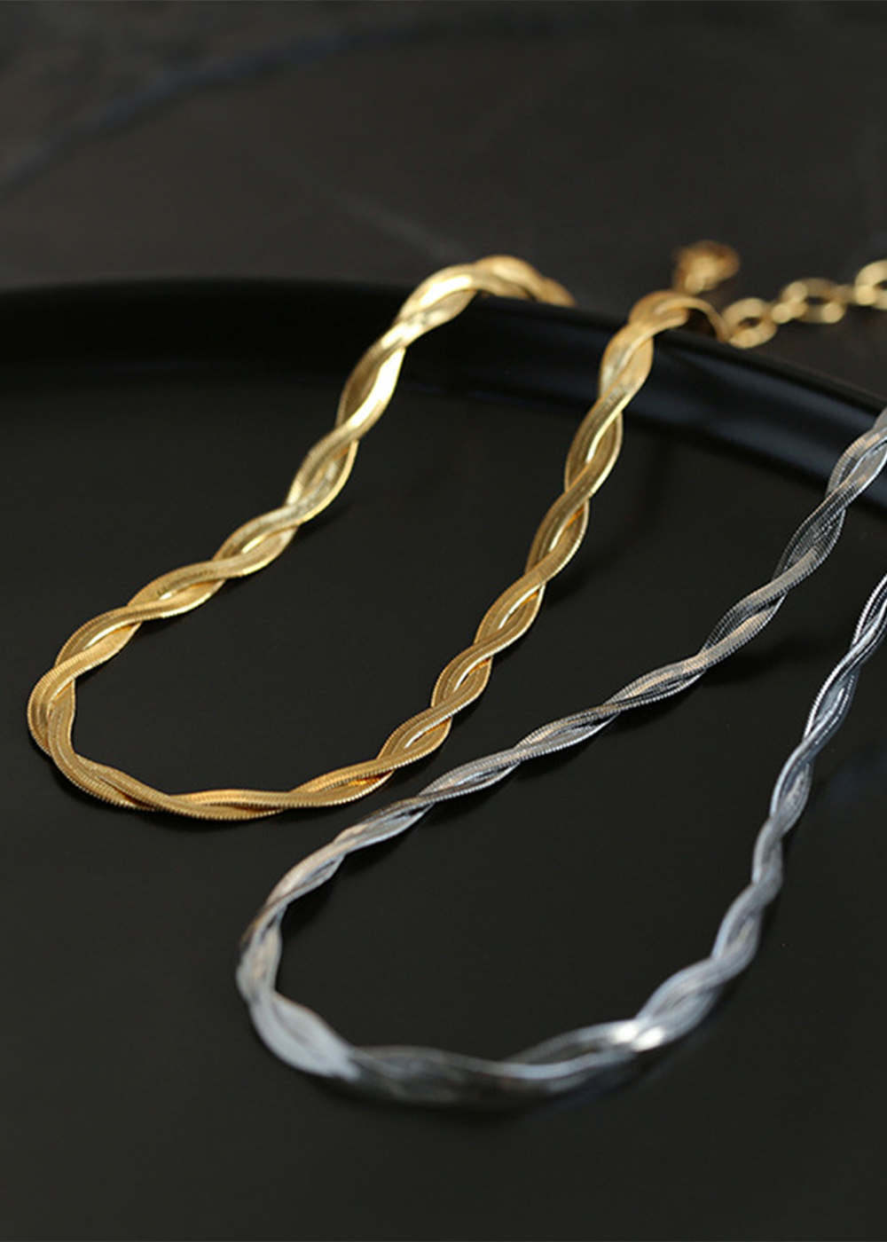 Simple Twist Necklace