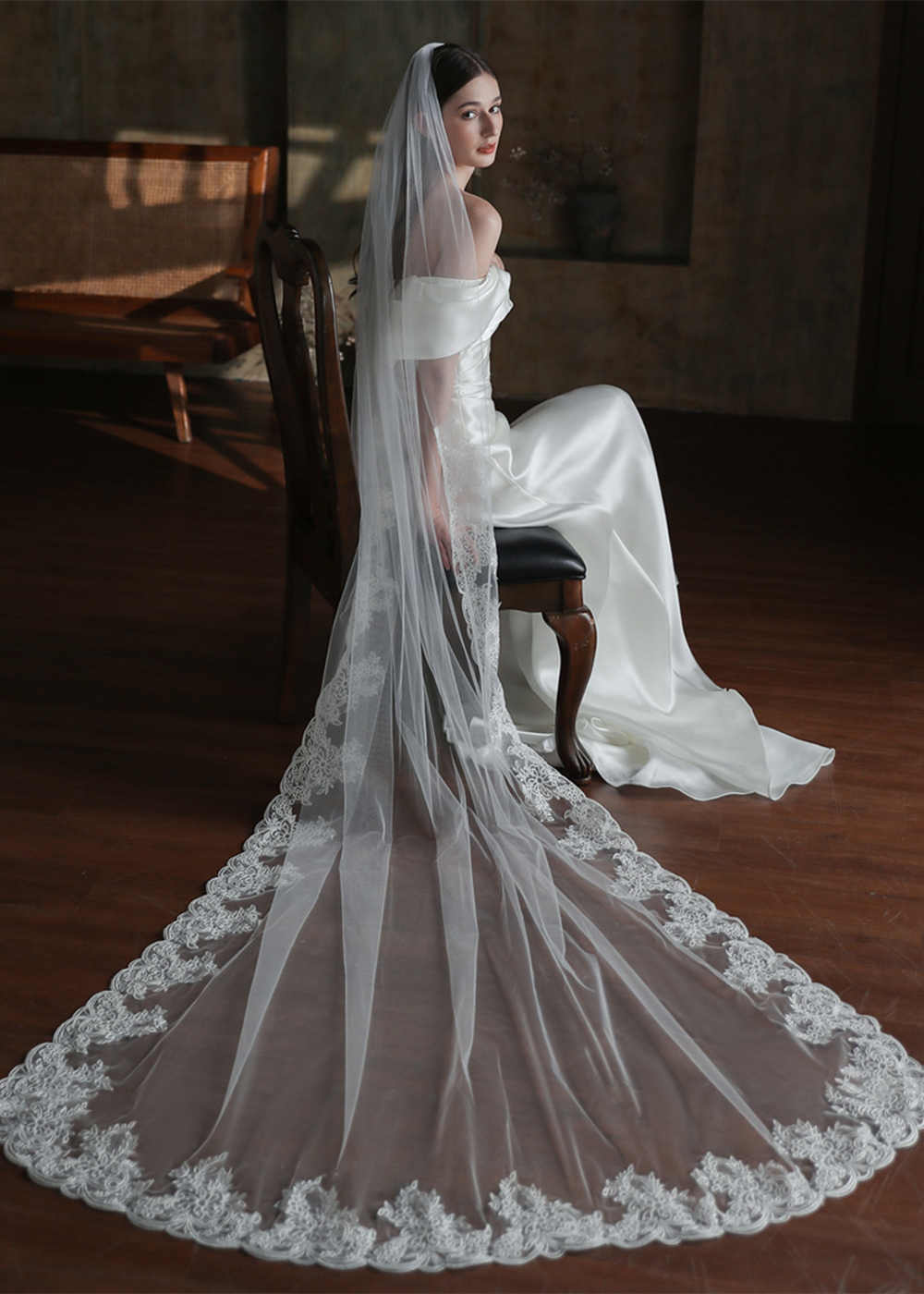 One-tier Tulle Chapel Bridal Veils With Applique Lace