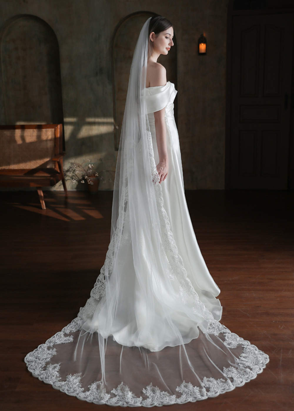 One-tier Tulle Chapel Bridal Veils With Applique Lace