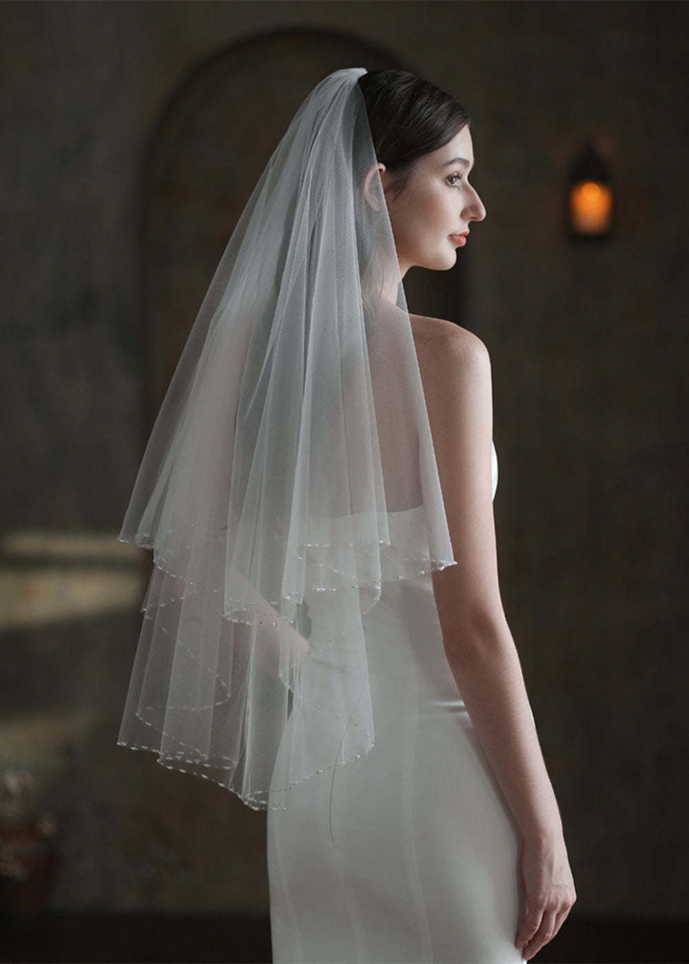 Two-tier Beaded Trim Edge Hip Length Bridal Veils