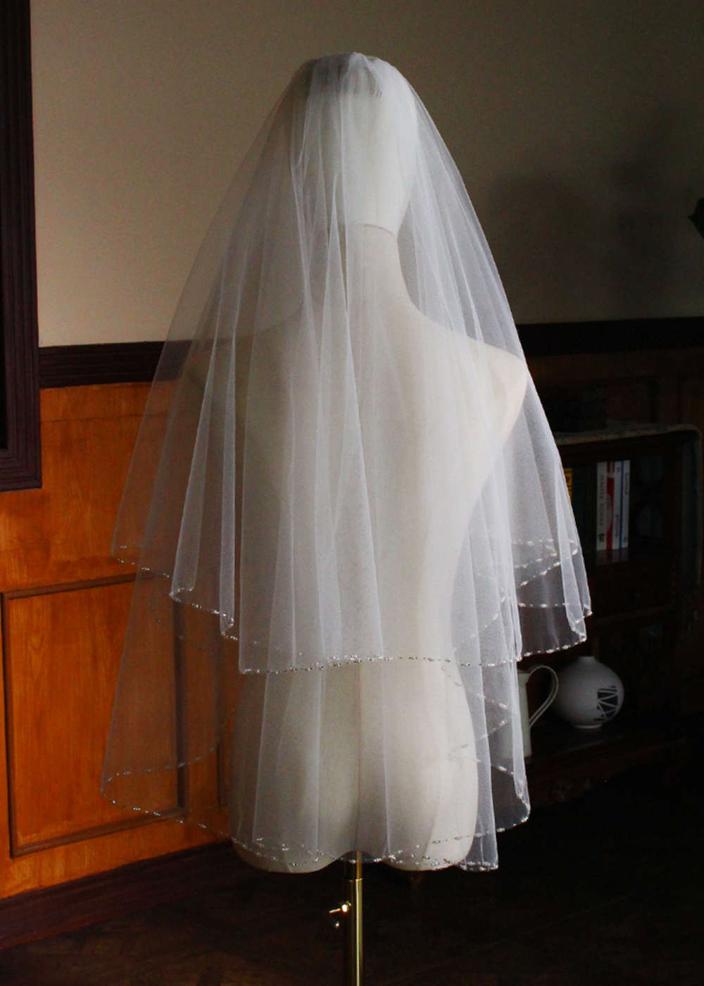 Two-tier Beaded Trim Edge Hip Length Bridal Veils