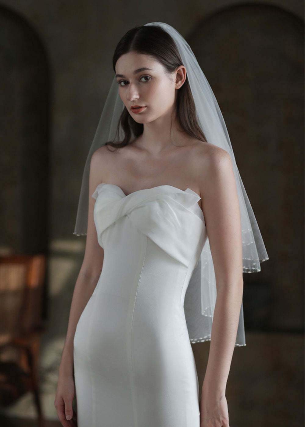 Two-tier Beaded Trim Edge Hip Length Bridal Veils