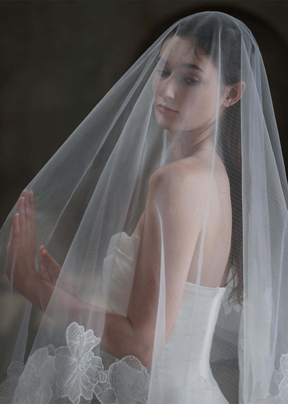One-tier Lace Applique Tulle Fingertip Bridal Veils
