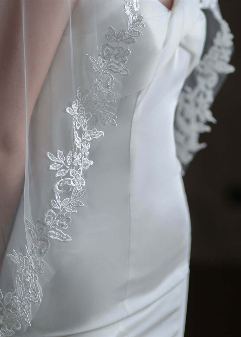 One-tier Tulle Fingertip Bridal Veils With Lace Edge