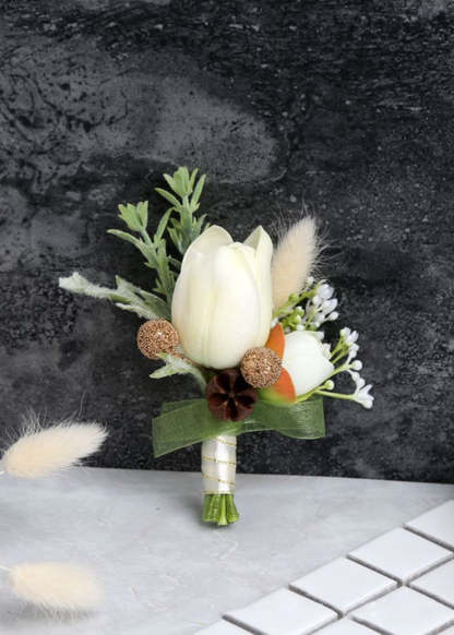 Simple Wedding Boutonniere and Corsages