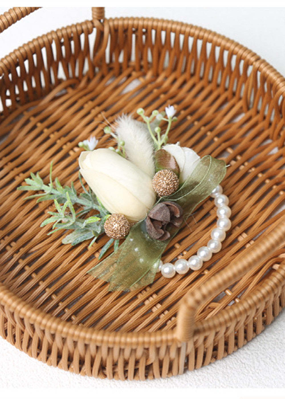 Simple Wedding Boutonniere and Corsages