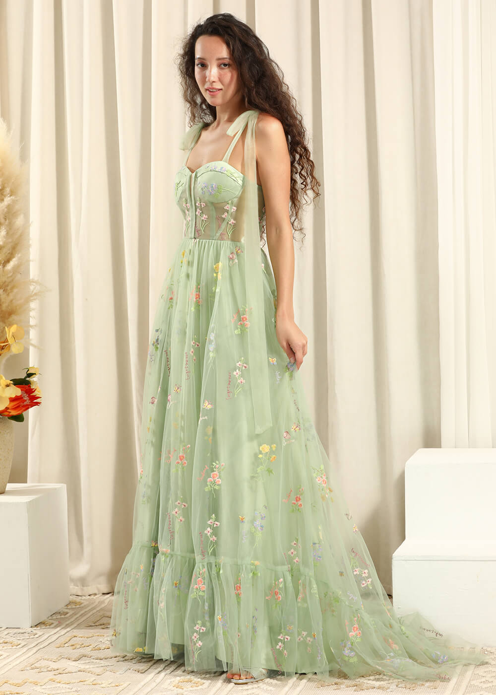 Green Tulle Flower Embroidery Adjustable Strap A-line Long Bridesmaid Dress