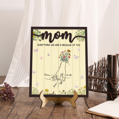 4 Names - Personalized Customizable Text Home Frame Wooden Ornament Holding Hands Flower Elements Style Ornament for Mom