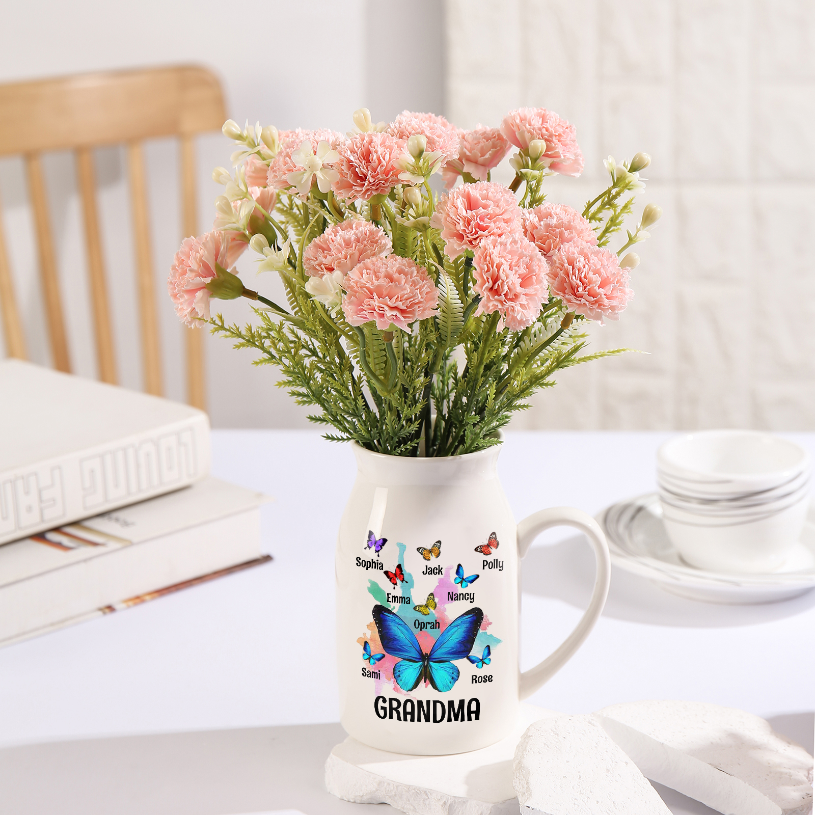 8 Names - Personalized Beautiful Colorful Butterfly Style Ceramic Vase with Customizable Names As a Wonderful Gift For Grandma