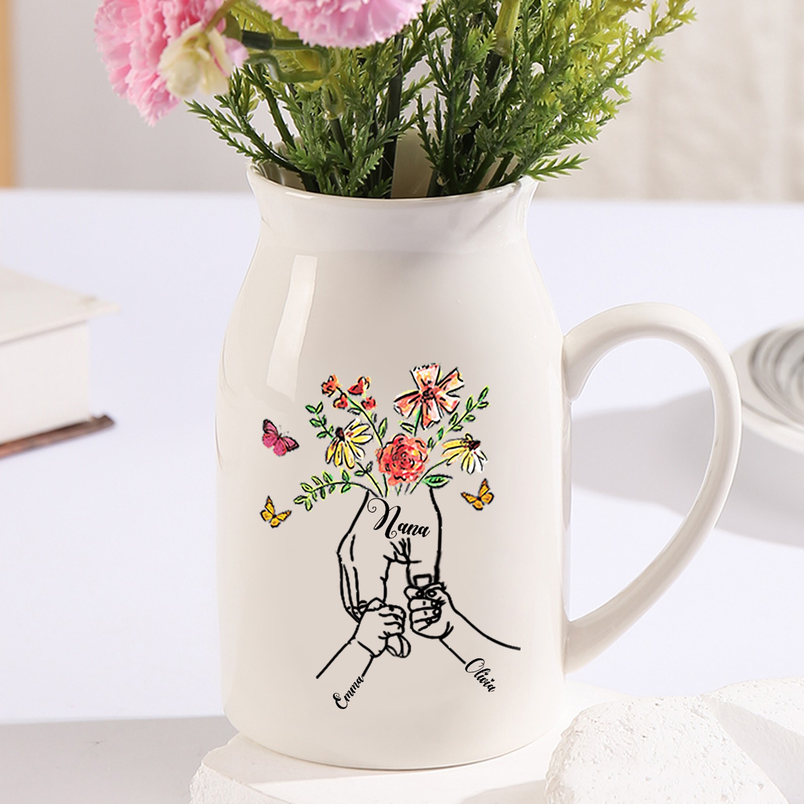 2 Names - Personalized Beautiful Flower Hand Butterfly Style Ceramic Vase with Customizable Names As a Mother's Day Gift For Mom