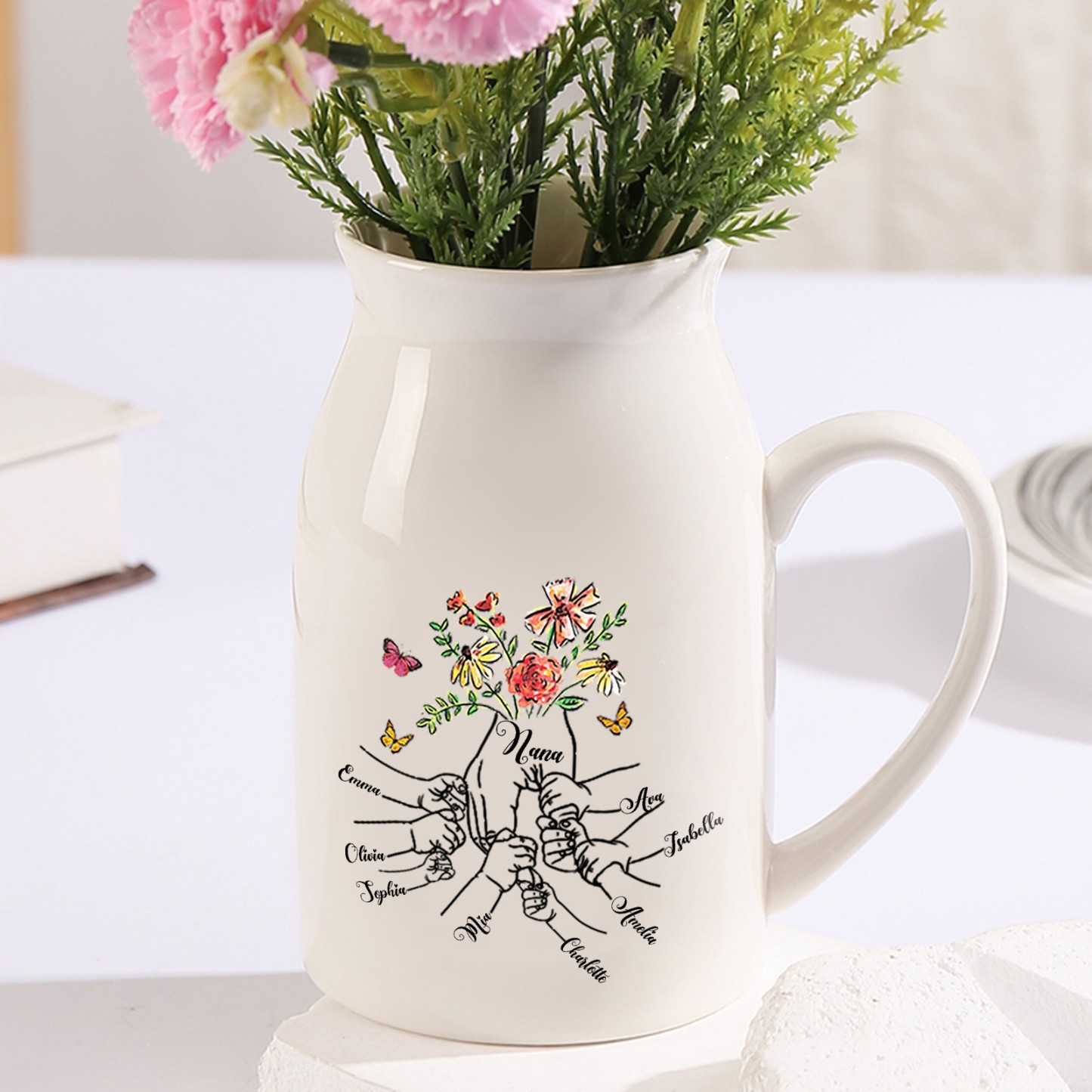 8 Names - Personalized Beautiful Flower Hand Butterfly Style Ceramic Vase with Customizable Names As a Mother's Day Gift For Grandma/Mom