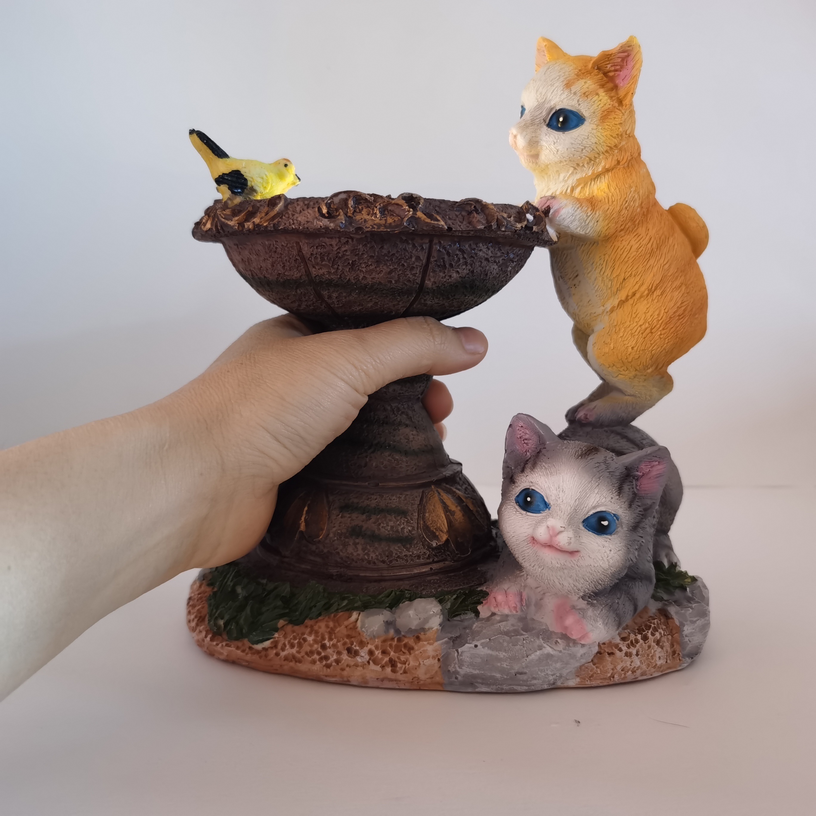 1pc Resin Animal Solar Figurine Lights, Outdoor Solar LED Double Cats Play Fish Decor, Solar Animal Lawn Light Waterproof Solar LED Light Outdoor Decoration, Landscape Lighting & Accessories