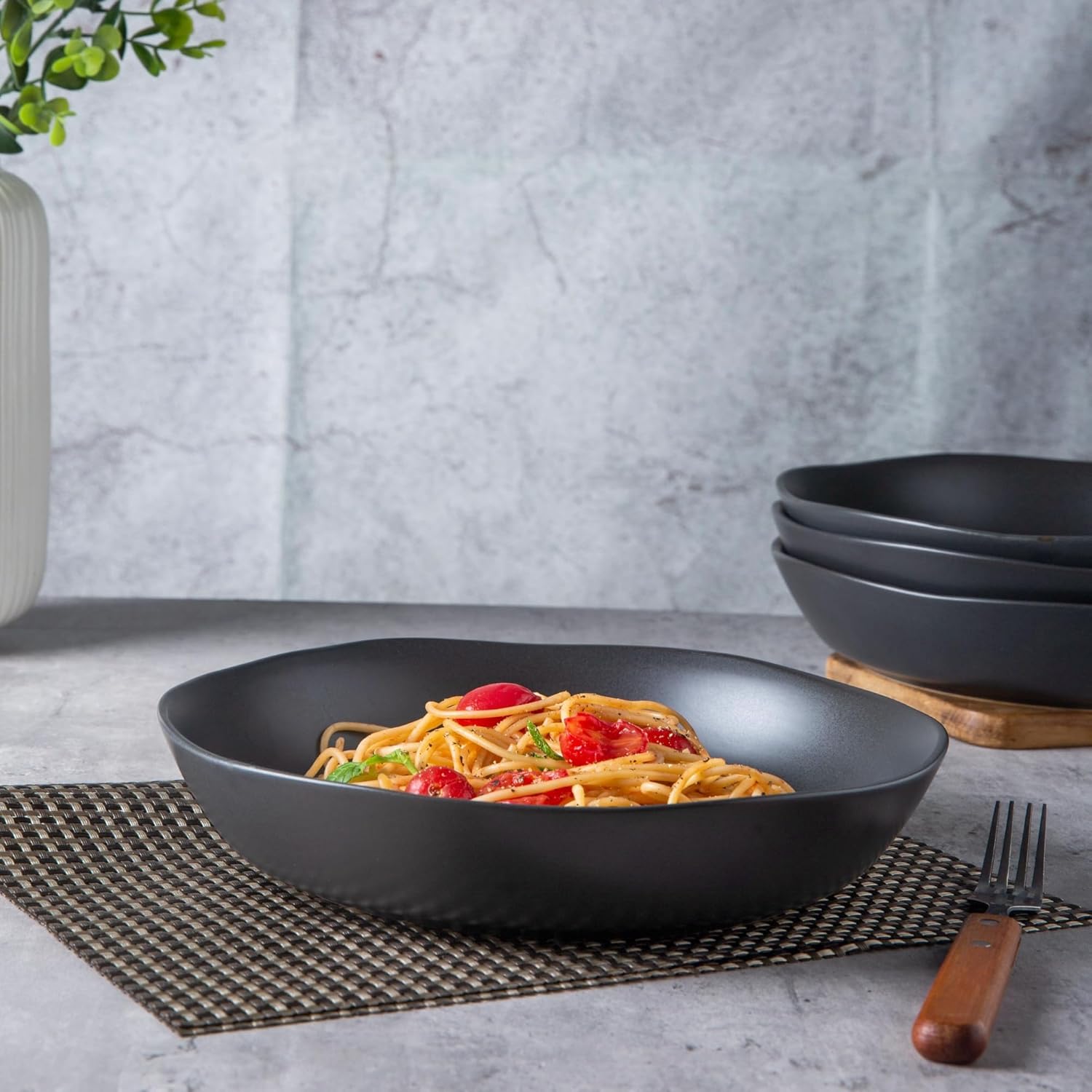 9.75'' Ceramic Large Pasta Bowls, 38oz Stoneware Flat Serving Bowls Set of 4, Oven,Microwave&Dishwasher Safe Bowls with Wavy Rim for Fruit Pasta Salad Meal, Matte Black