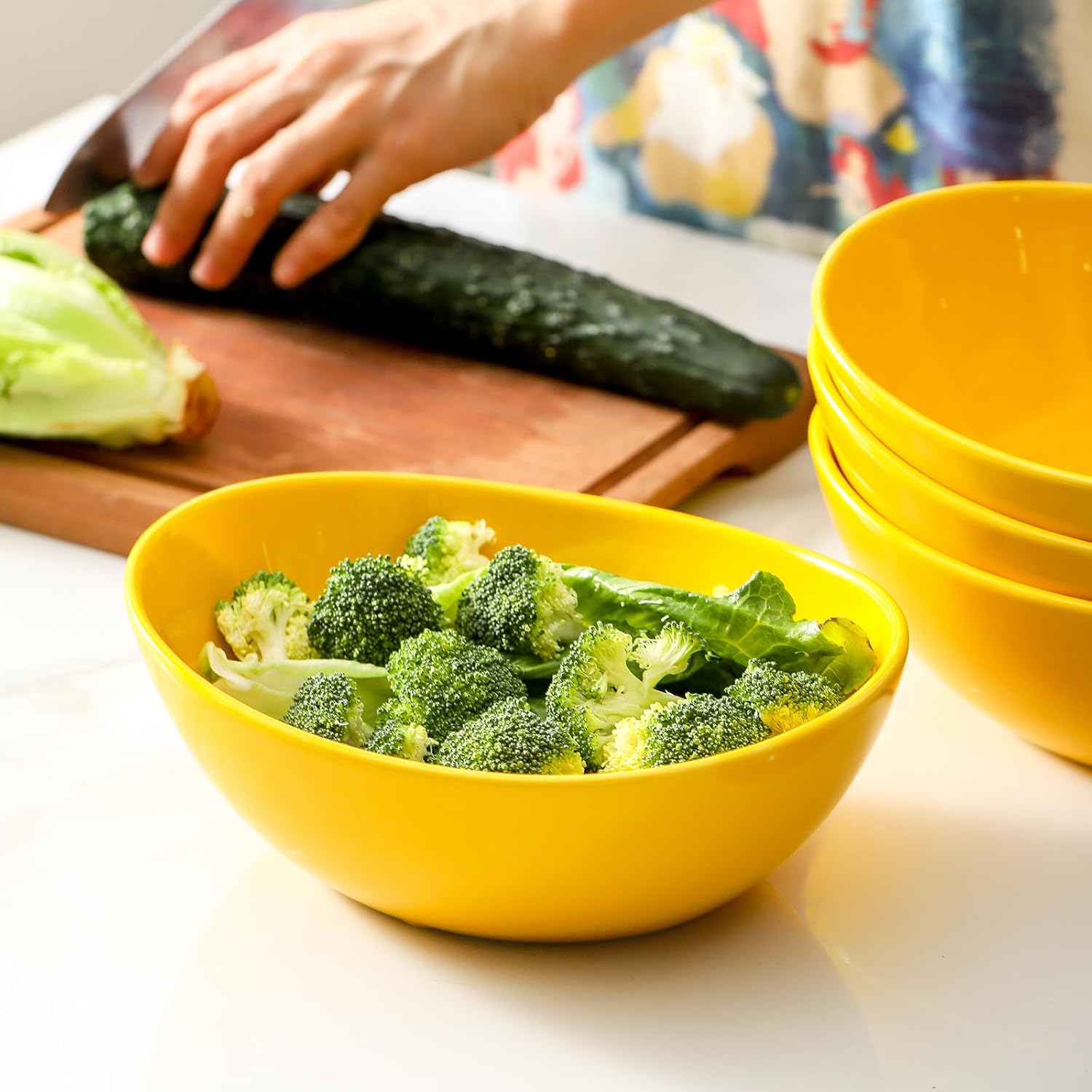 Porcelain Serving Bowls for Entertaining, Salad Bowls Large Serving for Parties, 36 Ounce Large Serving Dishes for Salad Pasta Popcorn, Set of 4