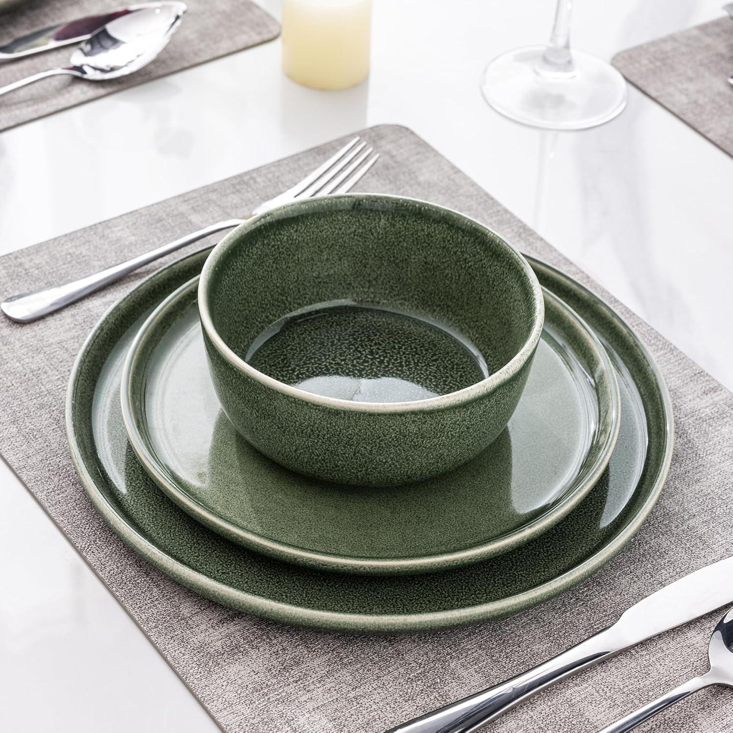 Stoneware Dinnerware Sets,Round Reactive Glaze Ceramic Plates and Bowls Set,Highly Chip and Crack Resistant | Dishwasher & Microwave Safe Dishes,Service for 6 (18pc) Jade Green