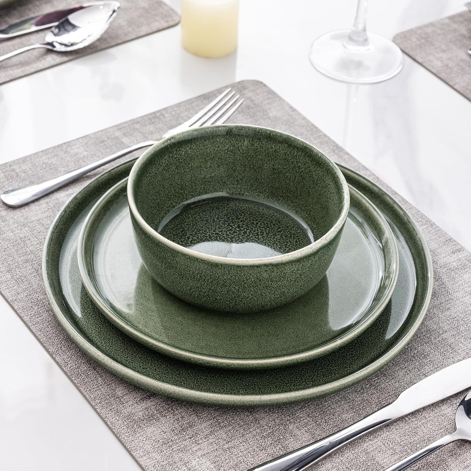Stoneware Dinnerware Sets,Round Reactive Glaze Ceramic Plates and Bowls Set,Highly Chip and Crack Resistant | Dishwasher & Microwave Safe Dishes,Service for 6 (18pc) Jade Green