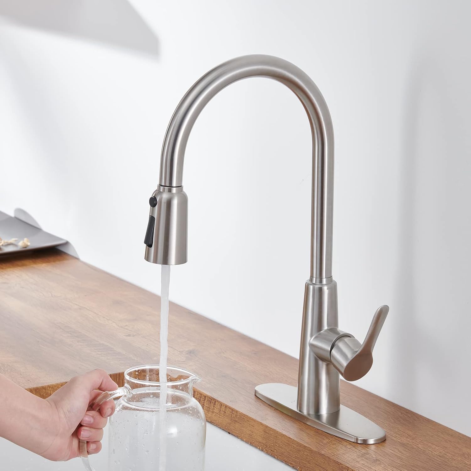 Kitchen Sink Faucet with Pull Out Sprayer