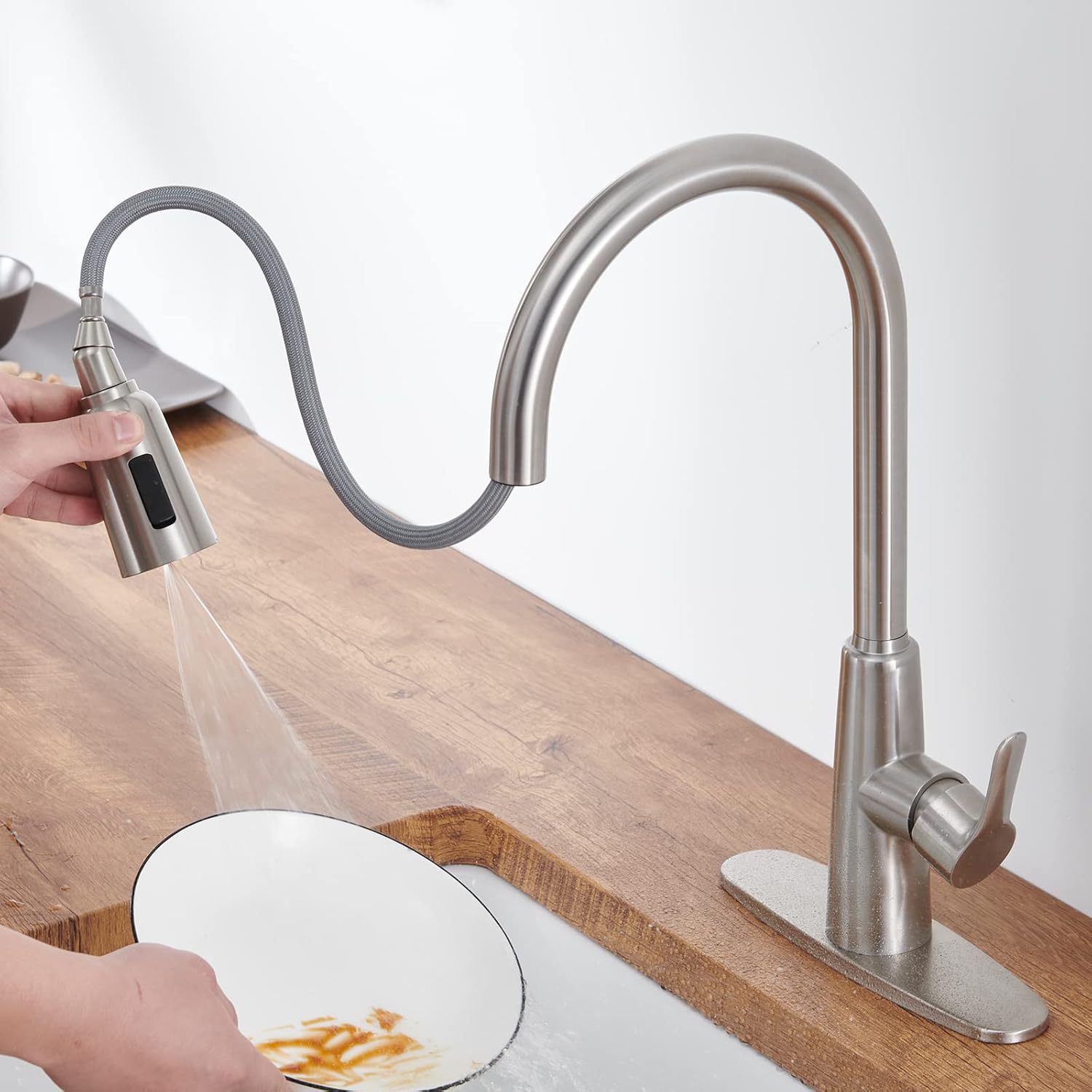 Kitchen Sink Faucet with Pull Out Sprayer