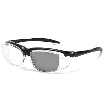 COMFORTABLE DUST-RESISTANT PROTECTIVE EYEWEAR