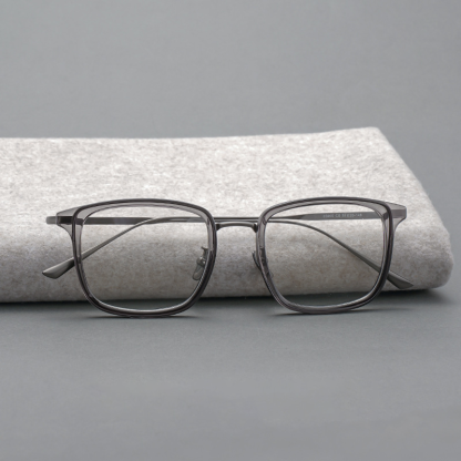 STYLISH ULTRA-LIGHTWEIGHT, LARGE-FRAME PHOTOCHROMIC MULTIFOCAL READING GLASSES