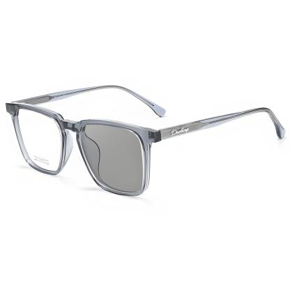 LIGHTWEIGHT SQUARE FULL-RIM PHOTOCHROMIC MULTIFOCAL GLASSES