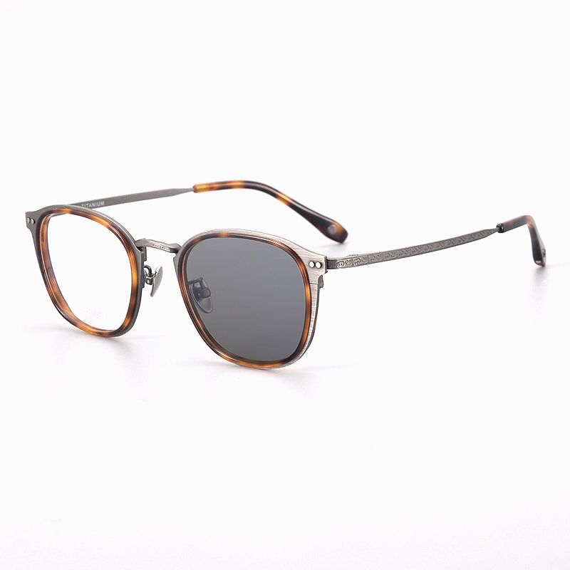 RETRO BRUSHED PURE TITANIUM COLOR-CHANGING MULTIFOCAL READING GLASSES