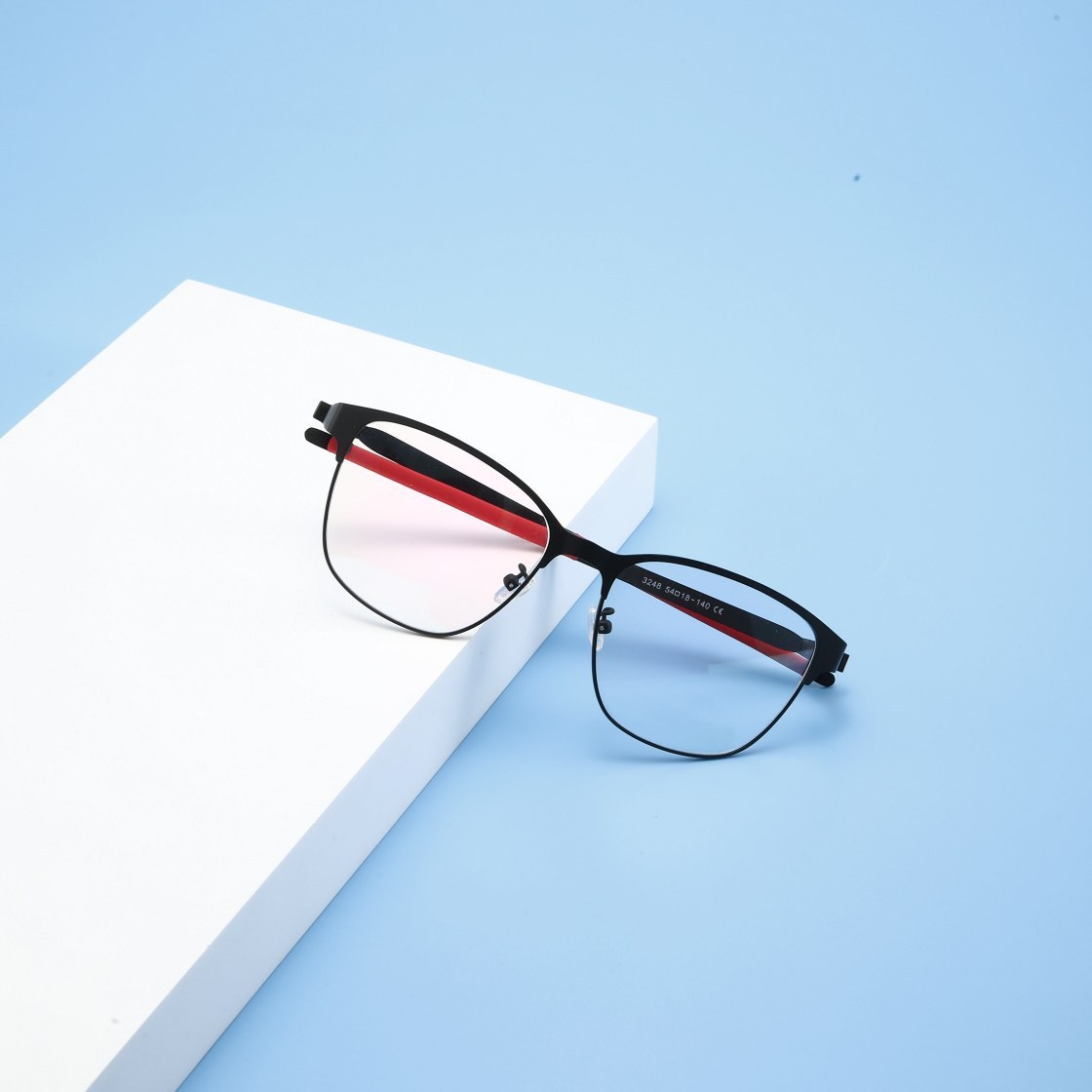STYLISH FULL-RIMMED PHOTOCHROMIC MULTIFOCAL READING GLASSES