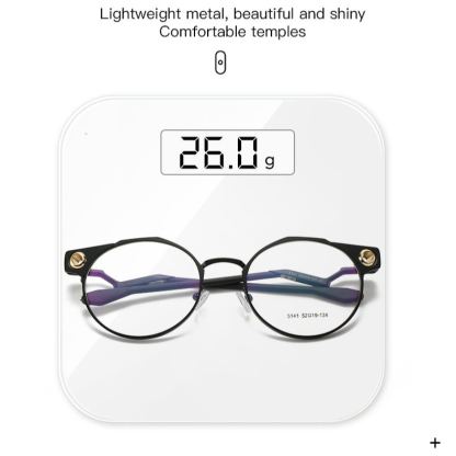 IRREGULARLY SHAPED PHOTOCHROMIC MULTIFOCAL READING GLASSES