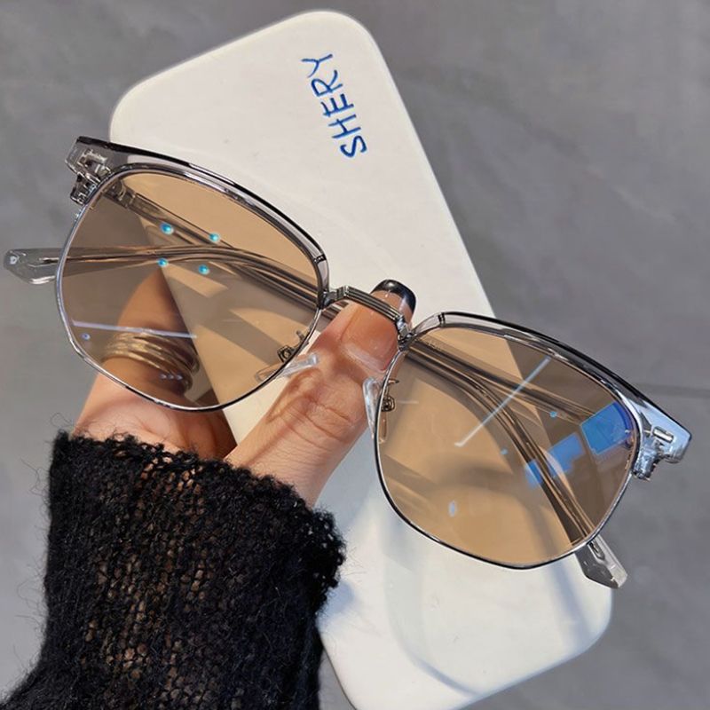 OPTIGEMS 2024 New retro half-rim color changing glasses for myopia