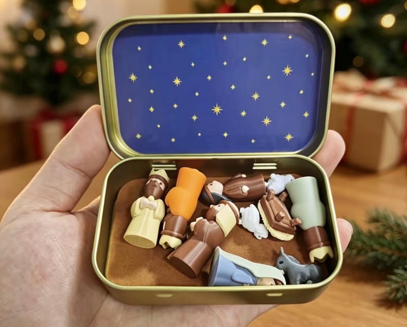 Miniature Nativity Scene in Tin Box, Pocket Manger