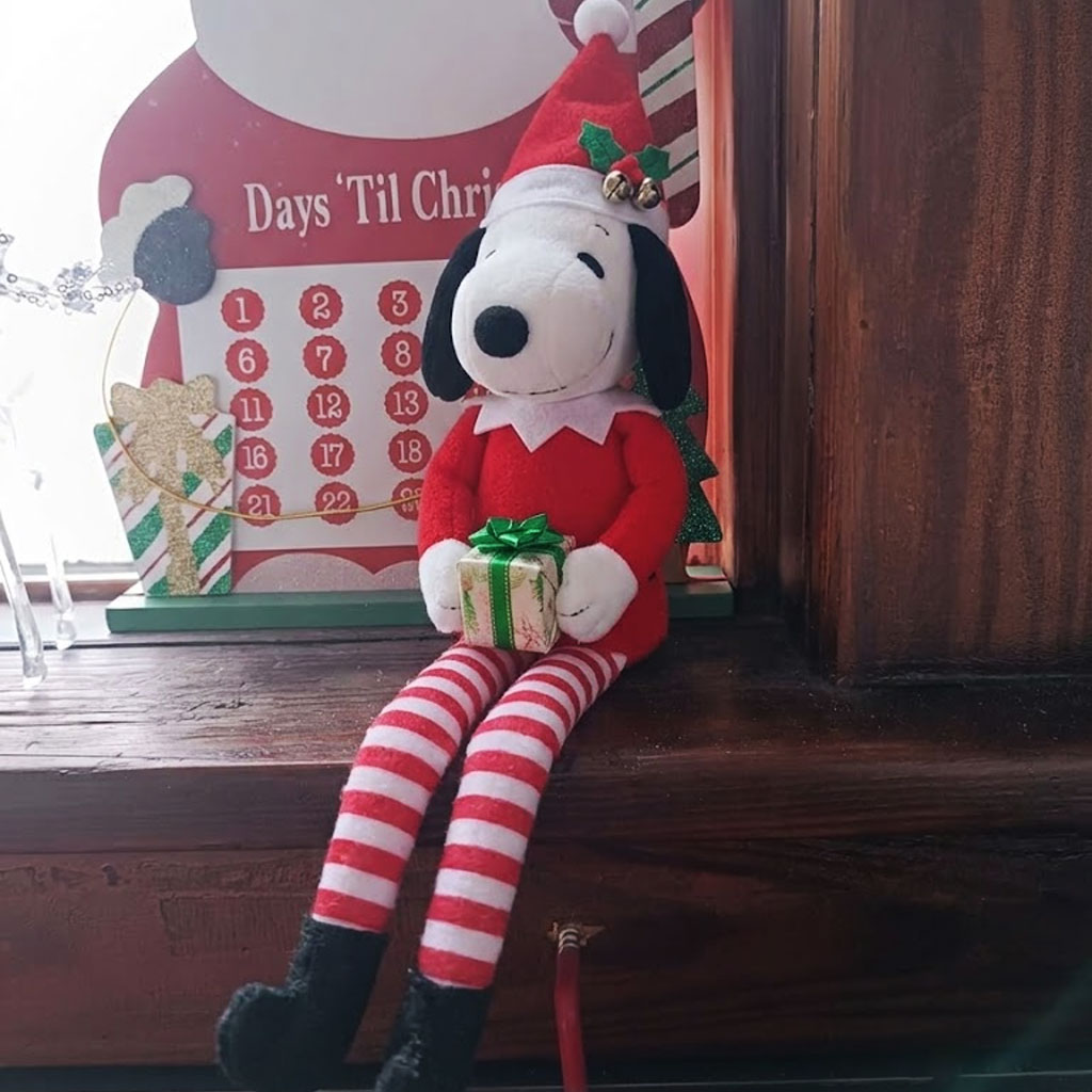 Holiday Beagle Shelf Sitter Plush