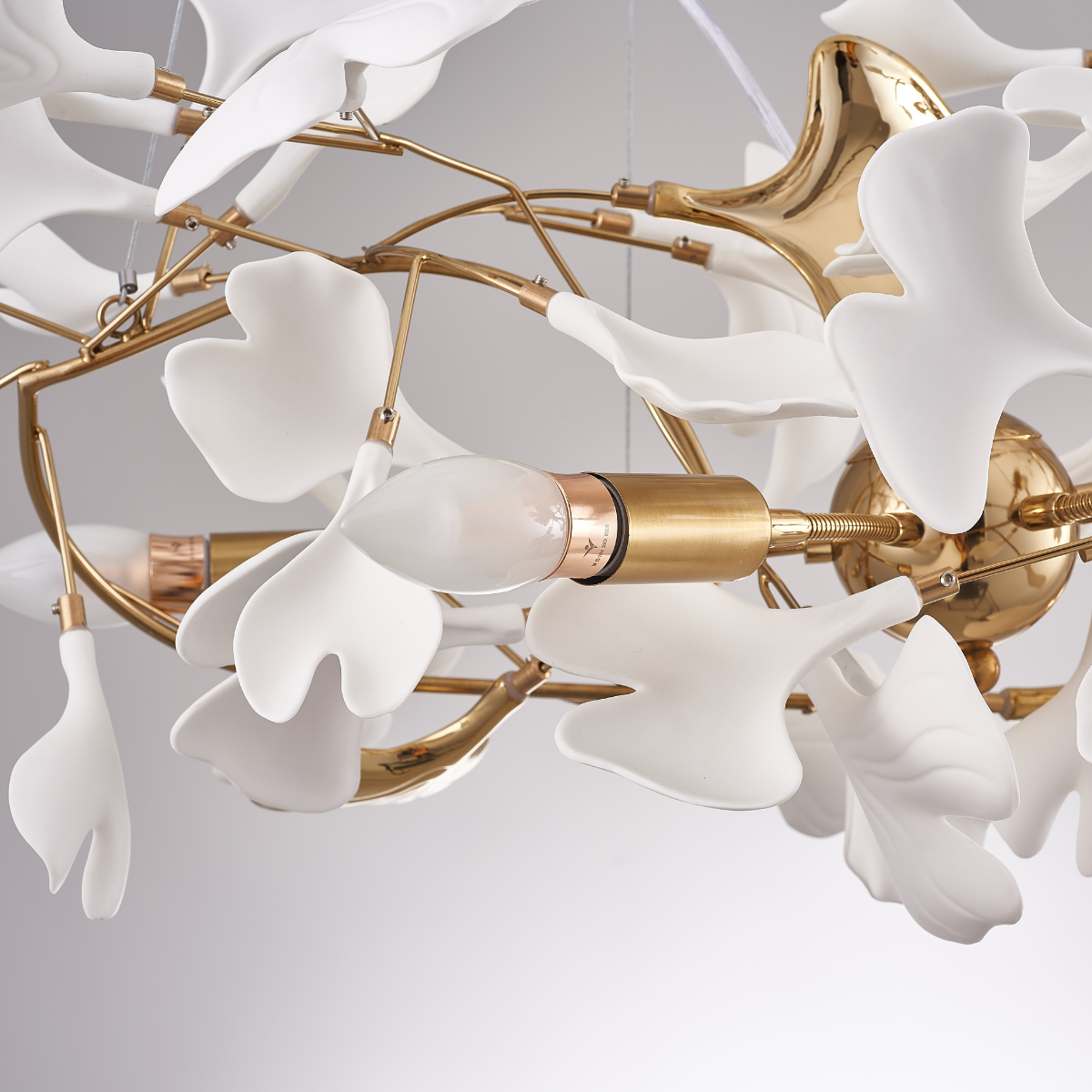 【未使用】高級陶器製ディスペンサー 24金装飾Villari（ヴィラーリ) Winfield 6 Light Chandelier – Crystorama