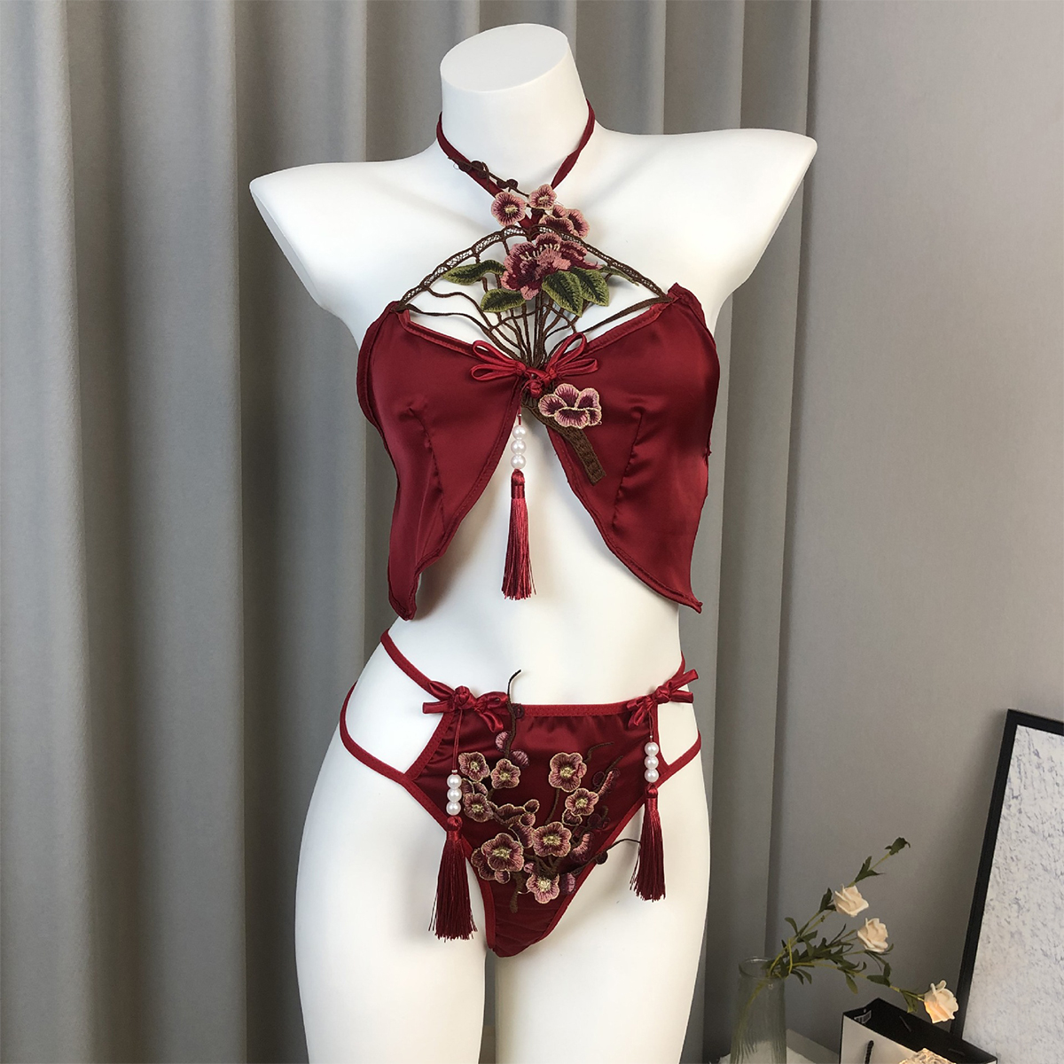Traditional Embroidered Lingerie Bustier with Hollow Sleepwear