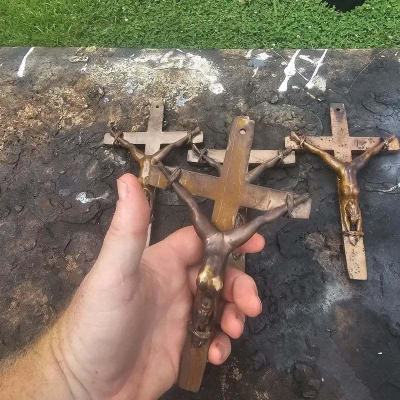 ✝️ Crucified Upside Down Lady Wall Hanging