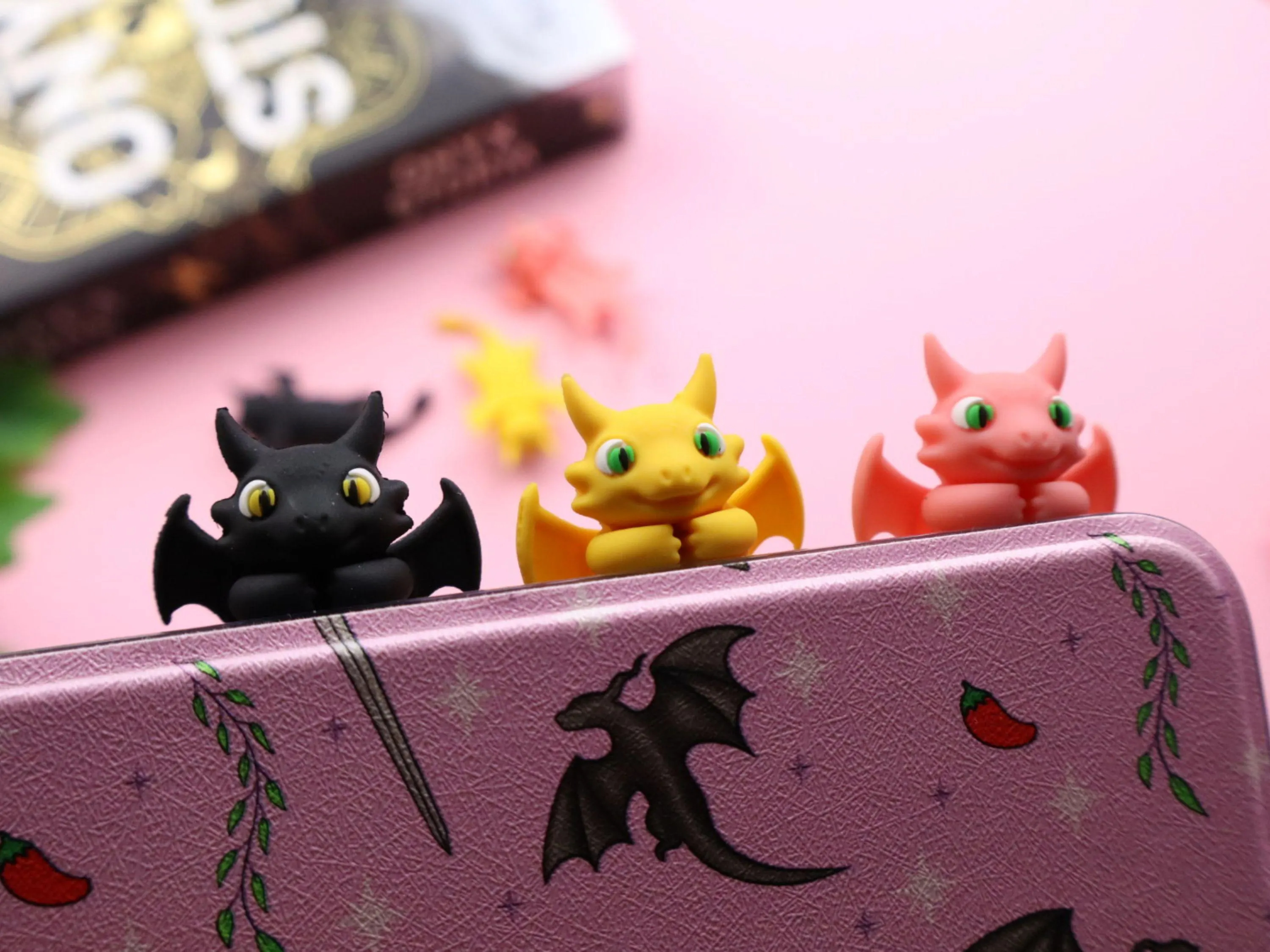 Sticky Dragon for e-reader Kobo Phone and more