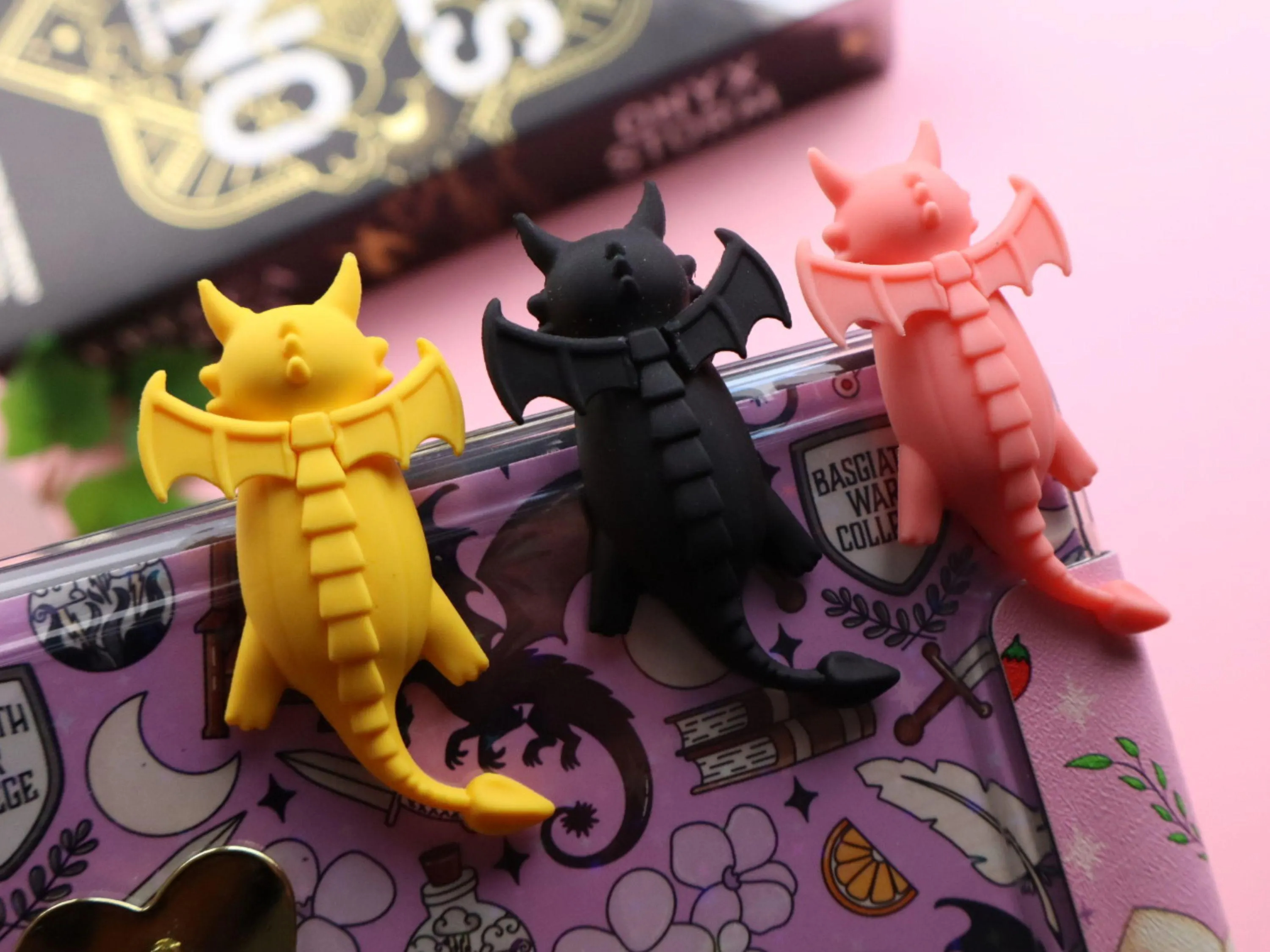 Sticky Dragon for e-reader Kobo Phone and more