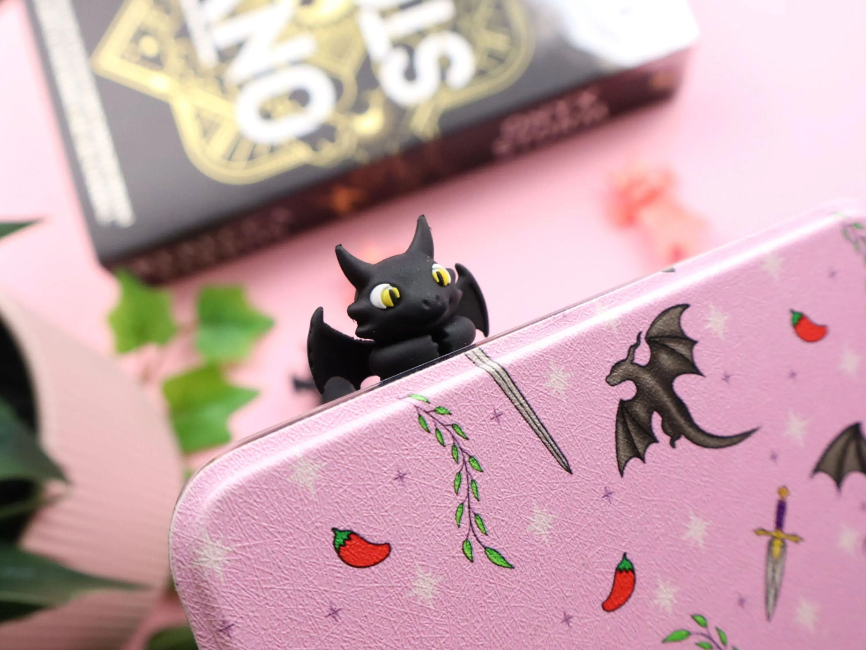 Sticky Dragon for e-reader Kobo Phone and more