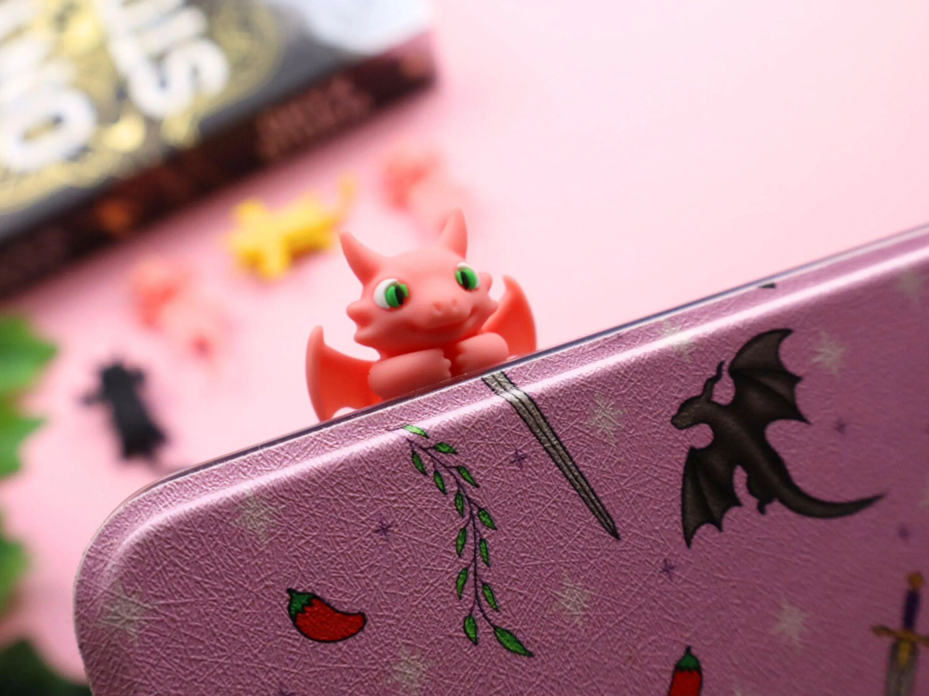 Sticky Dragon for e-reader Kobo Phone and more