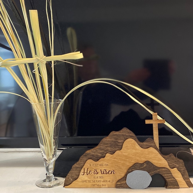 The empty tomb Easter Scene and Crossš„Easter Hot Saleš„