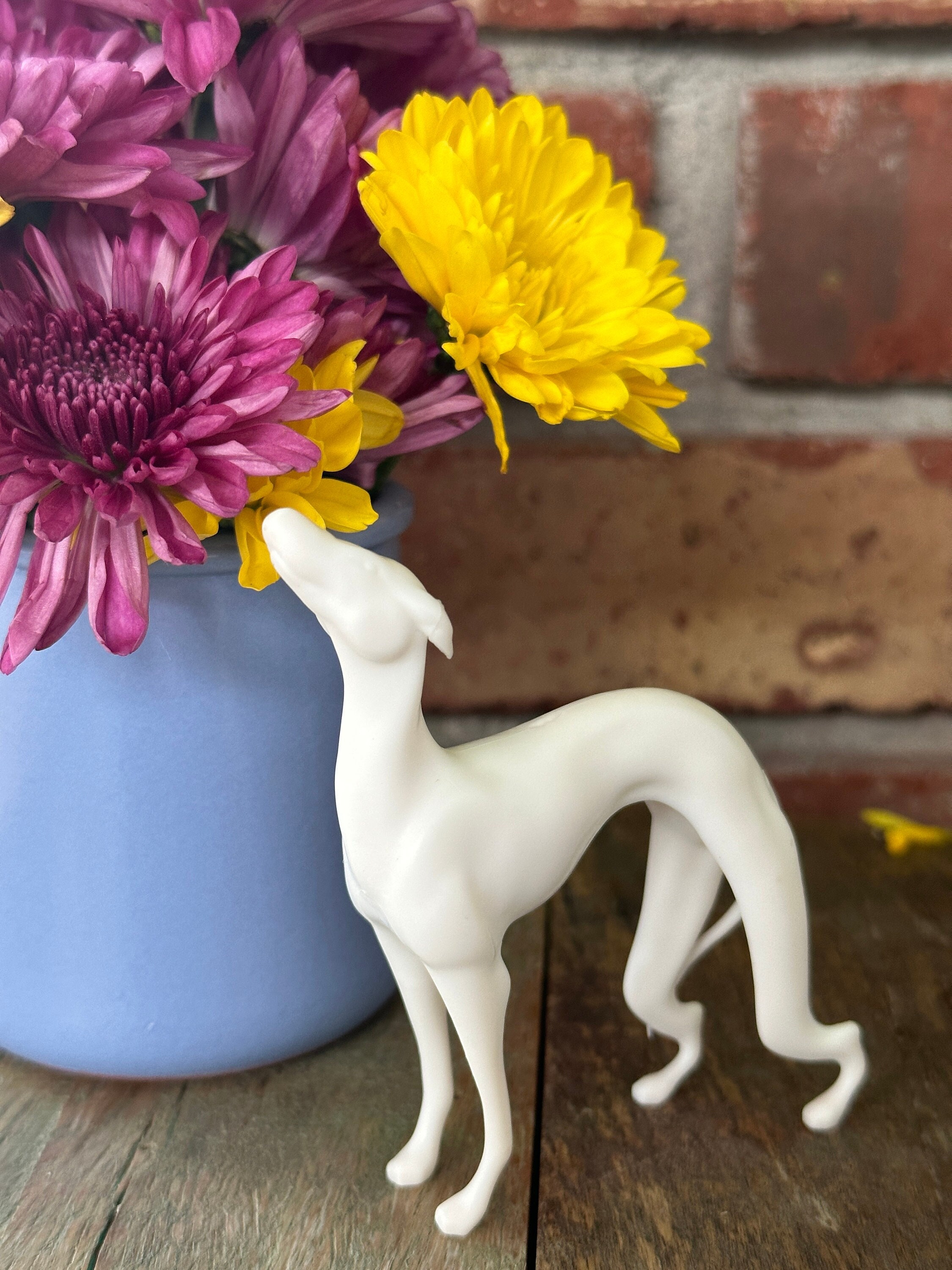 Friends Merch Figurine — Pat the Dog