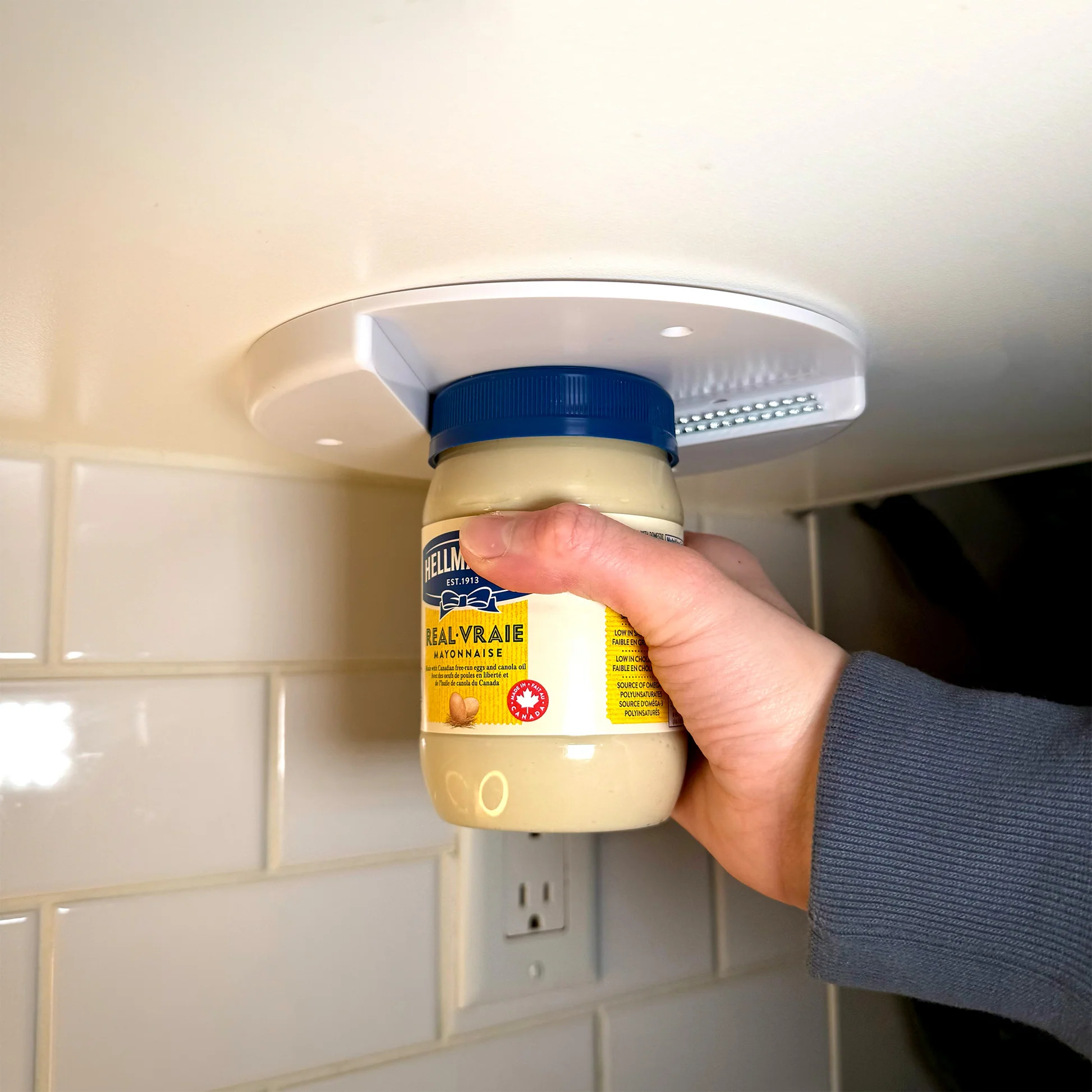 Simple portable bottle opener