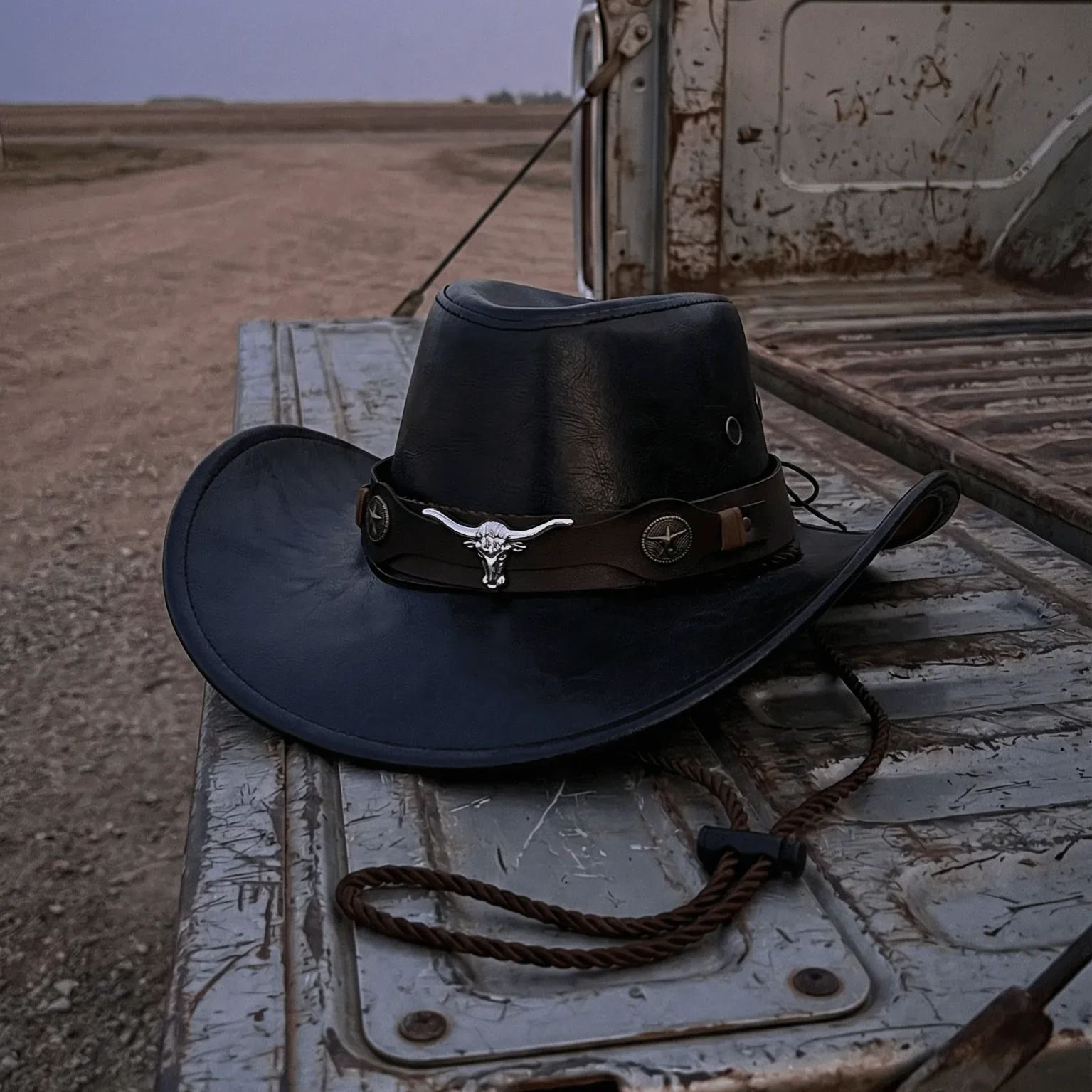 🔥Ranch Hand Authentic Full-Grain Leather Cowboy Hat – Shapeable Brim & Weather-Resistant