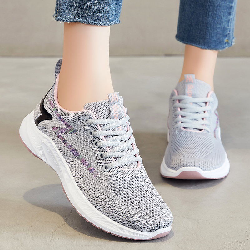 Women's Sports Shoes