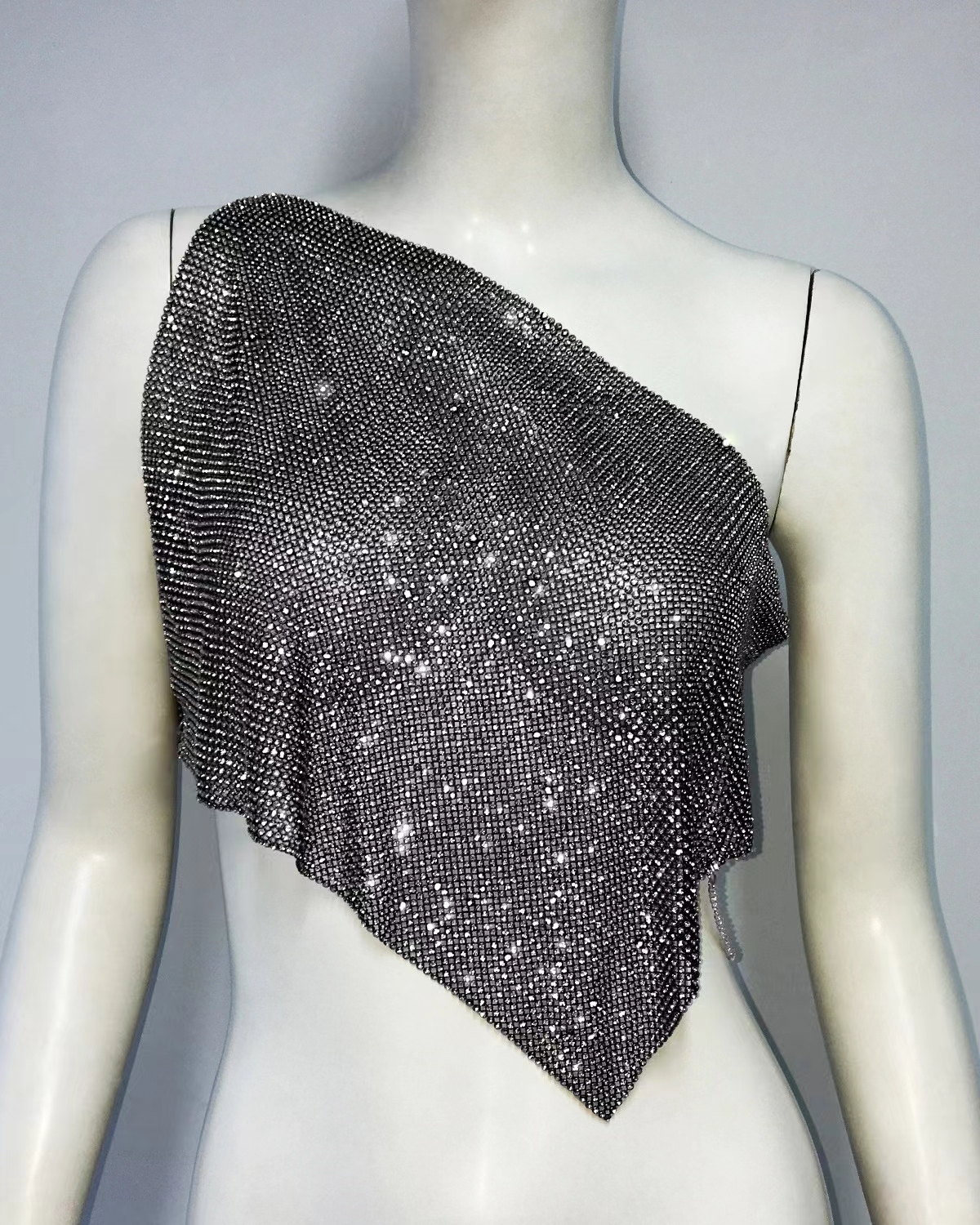 Black metal mesh diamond top, personalized and fashionable diagonal sh