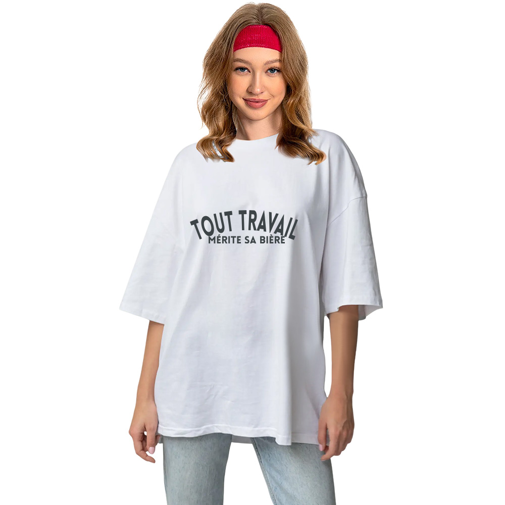 T-shirt Blanc 'TOUT TRAVAIL MÉRITE SA BIÈRE' Costume