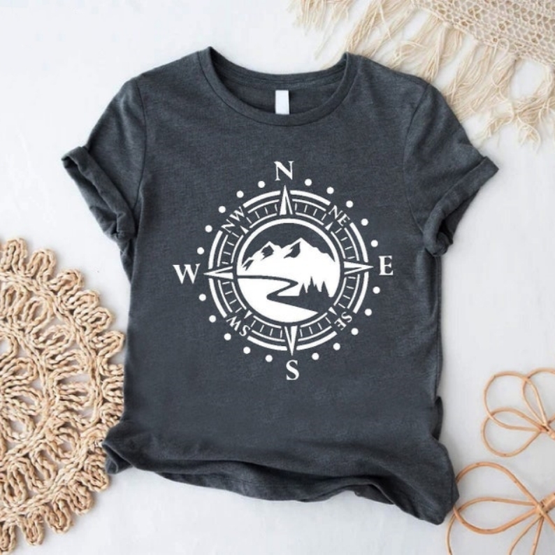 Vacation Travel Lover Adventure Compass Printed T-shirt
