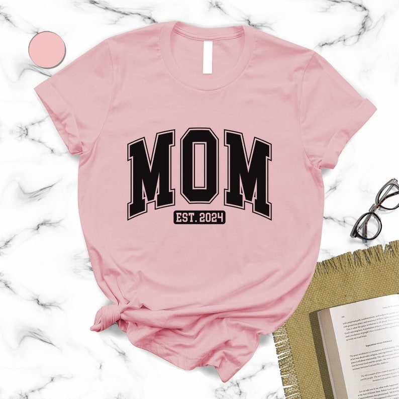 Mom Est 2024 Mother's Day Printed T-shirt 