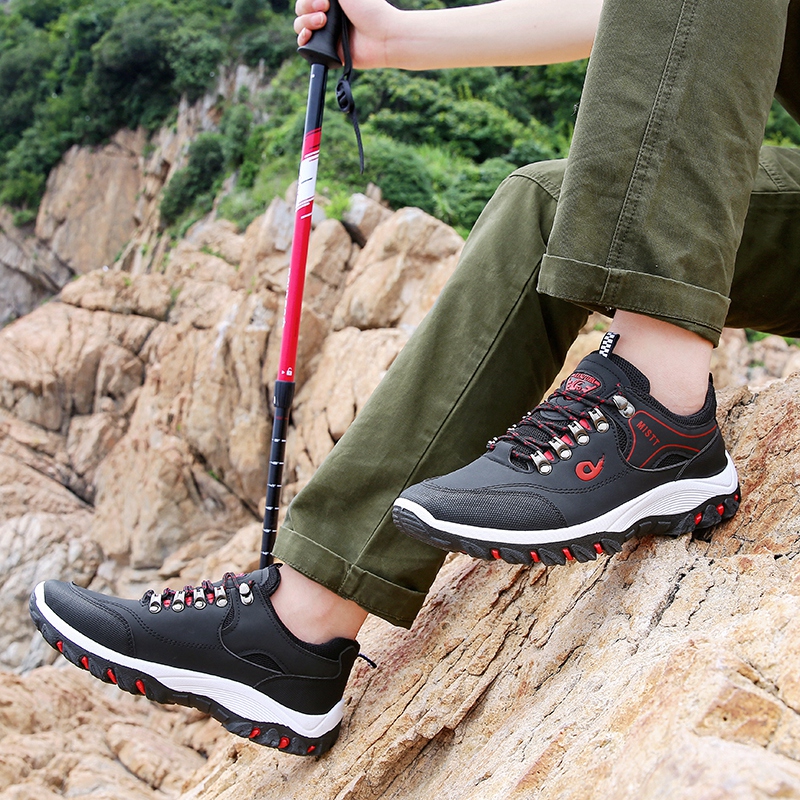 Men's outdoor sports shoes