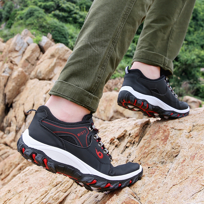 Men's outdoor sports shoes